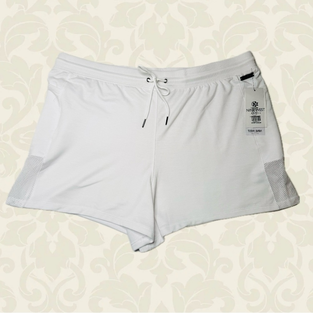 Nine West Active White Drawstring Athletic Shorts Women’s Plus size 3X